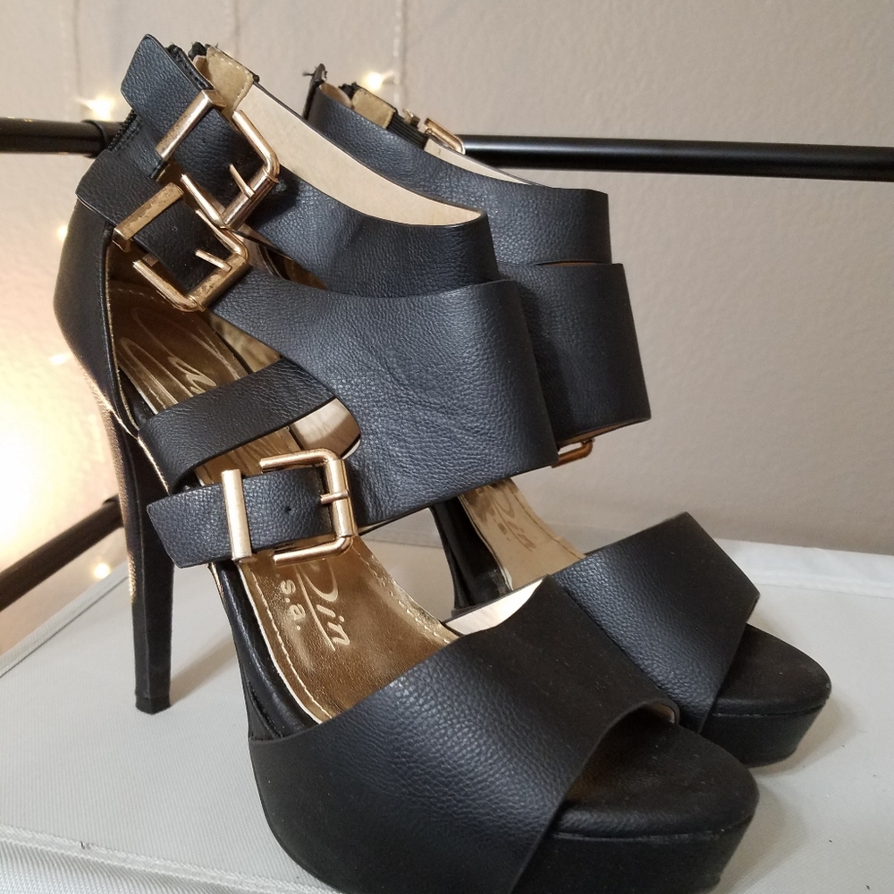 Black heeled sandals
